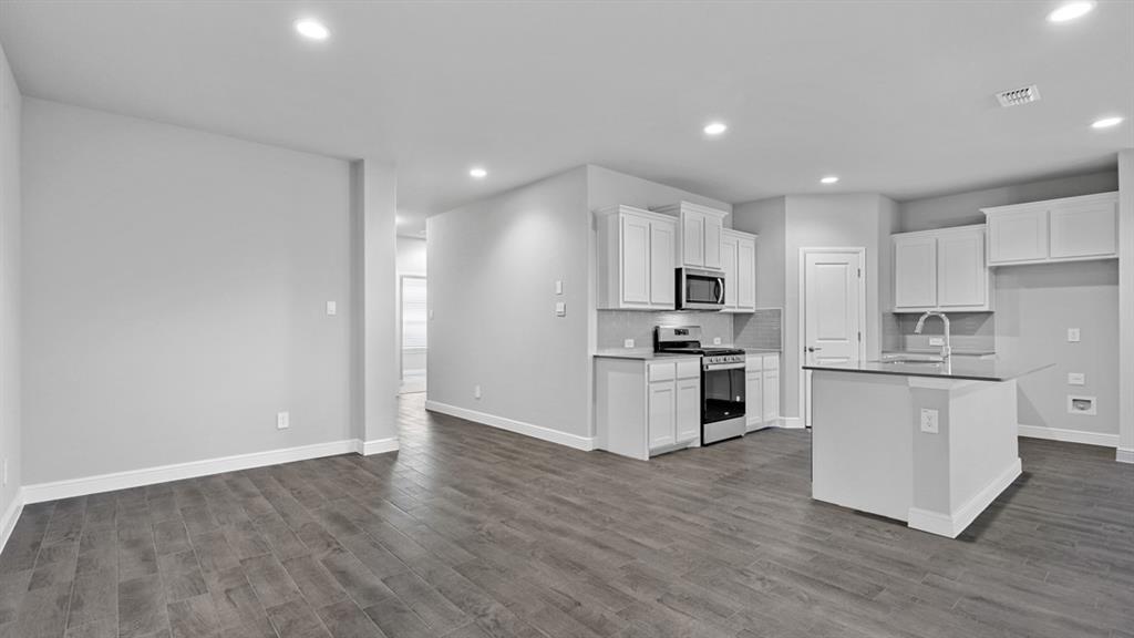 15924 Stableford Road Justin, TX 76247 - Photo 7 of 40