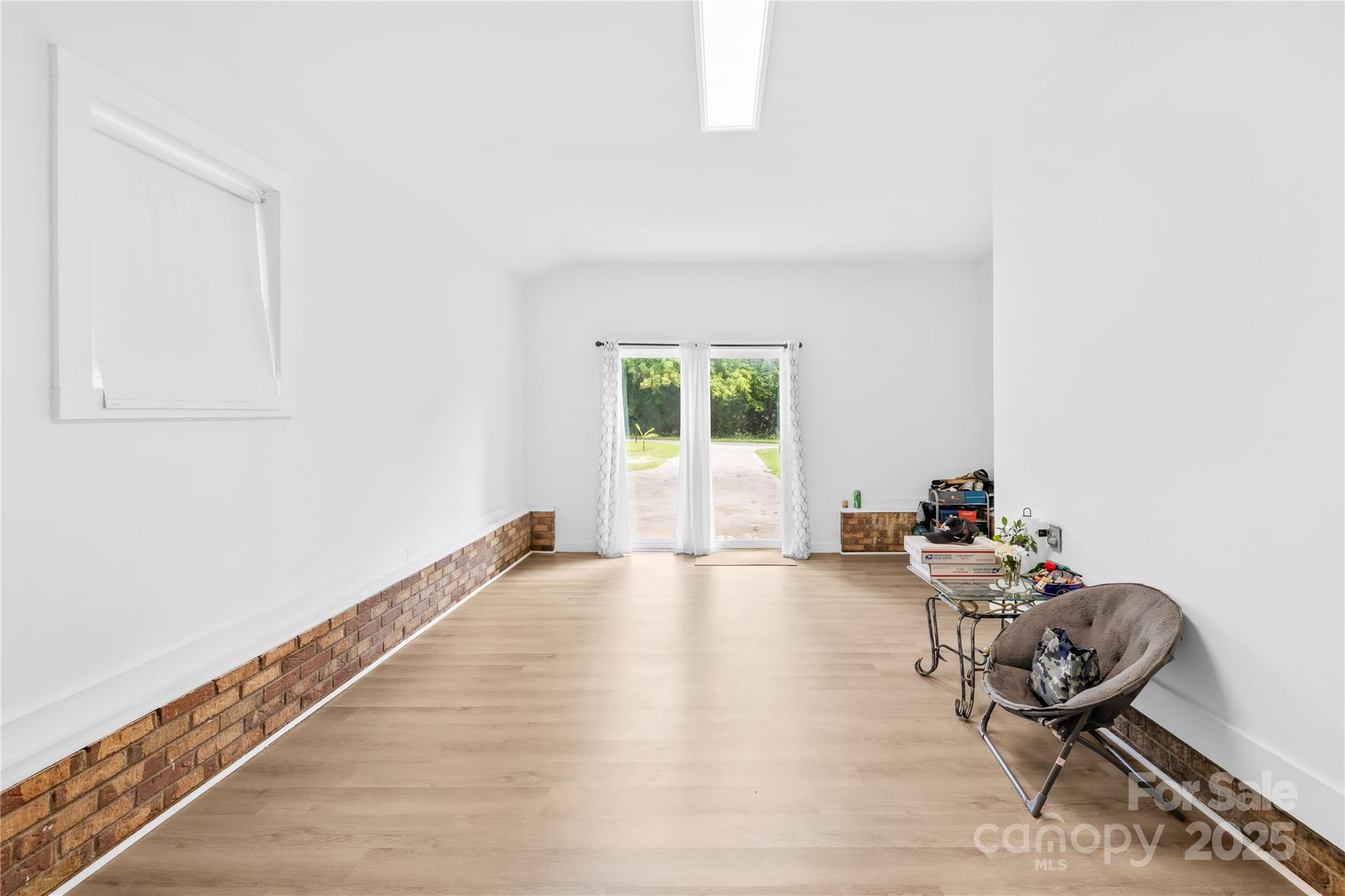 221 Reliance Road Kings Mountain, NC 28086 - Photo 18 of 26 a living room with furniture and a window