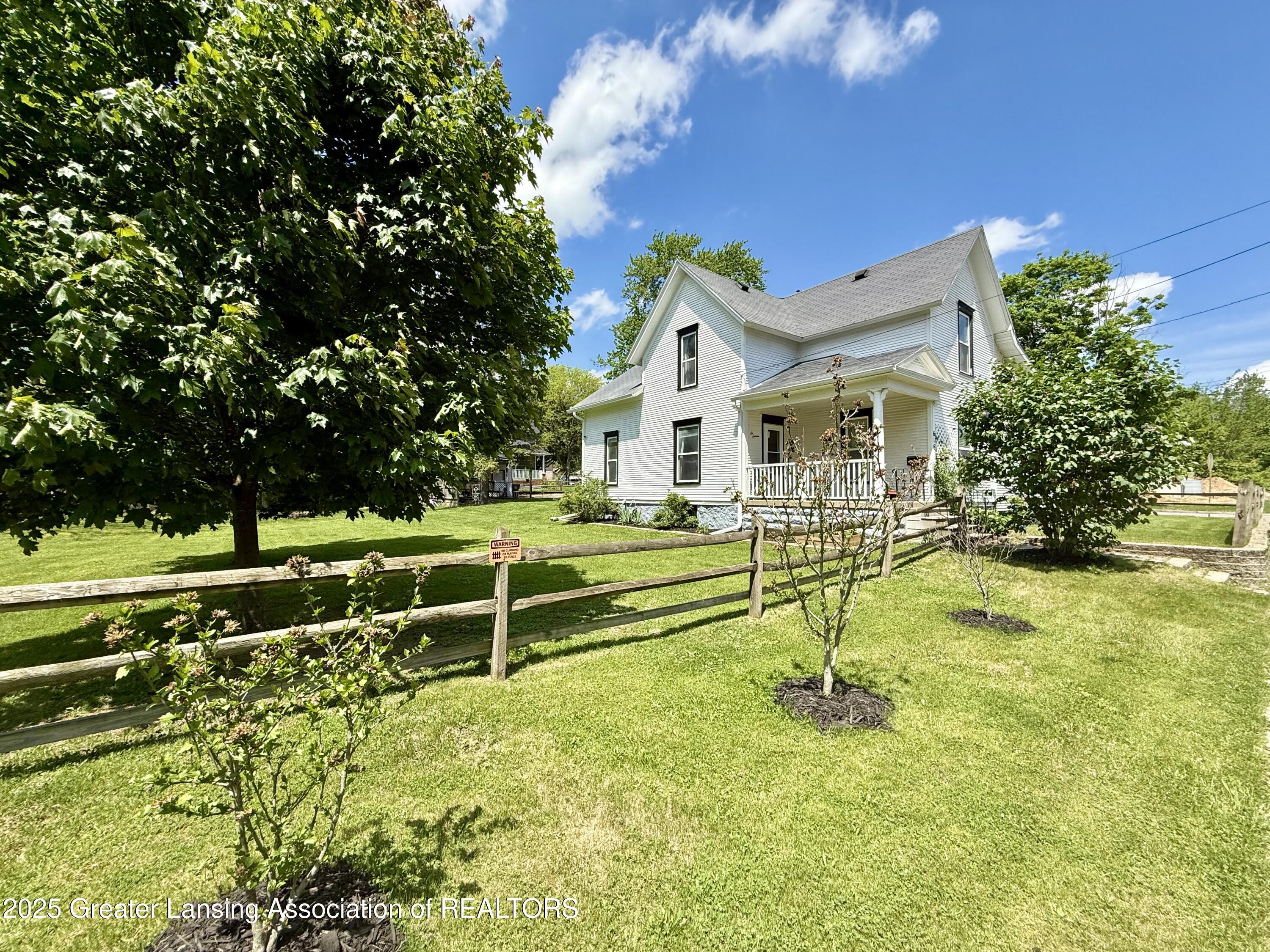 616 Backus Street Jackson, MI 49202 - Photo 1 of 61 IMG_3201