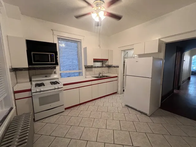 $2,500 | 3545 North Sheffield Avenue, Unit 1, Chicago, IL 60657