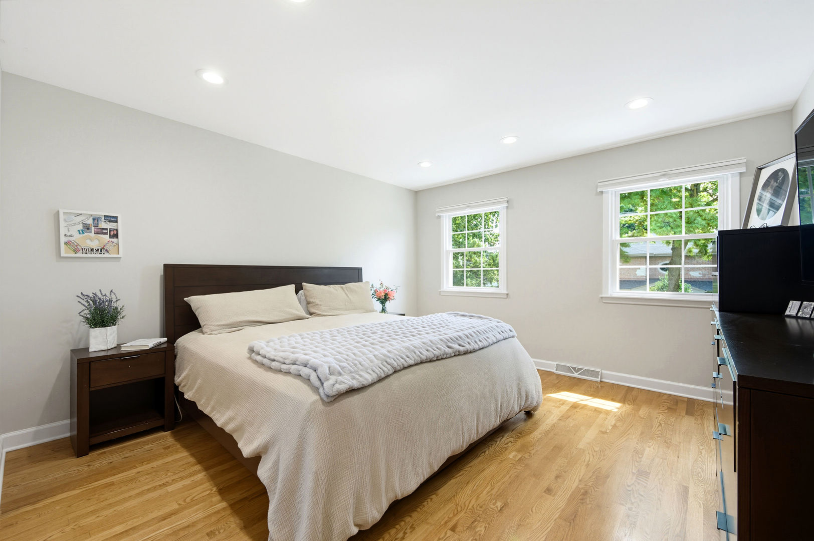 9200 Ridgeway Avenue Evanston, IL 60203 - Photo 17 of 33 a bedroom with bed and window