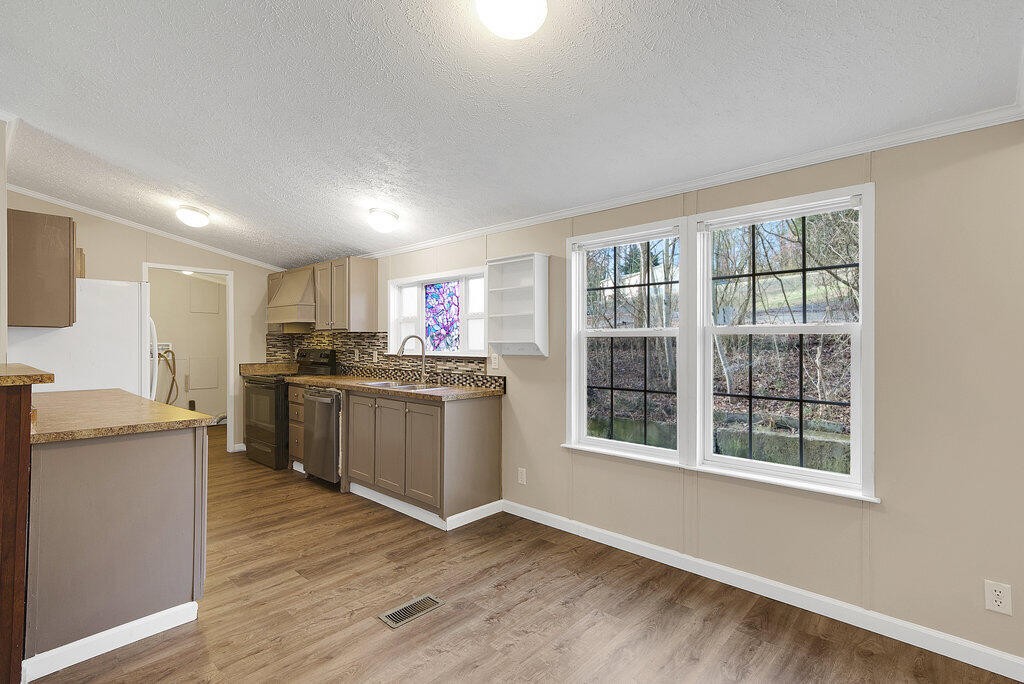 198 Peavyhouse Road Dayton, TN 37321 - Photo 13 of 32 Gallery Image 13