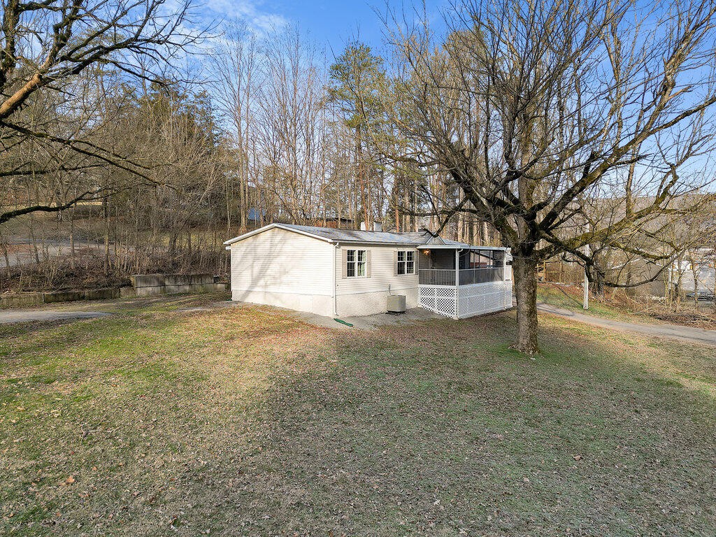 198 Peavyhouse Road Dayton, TN 37321 - Photo 3 of 32 Gallery Image 3