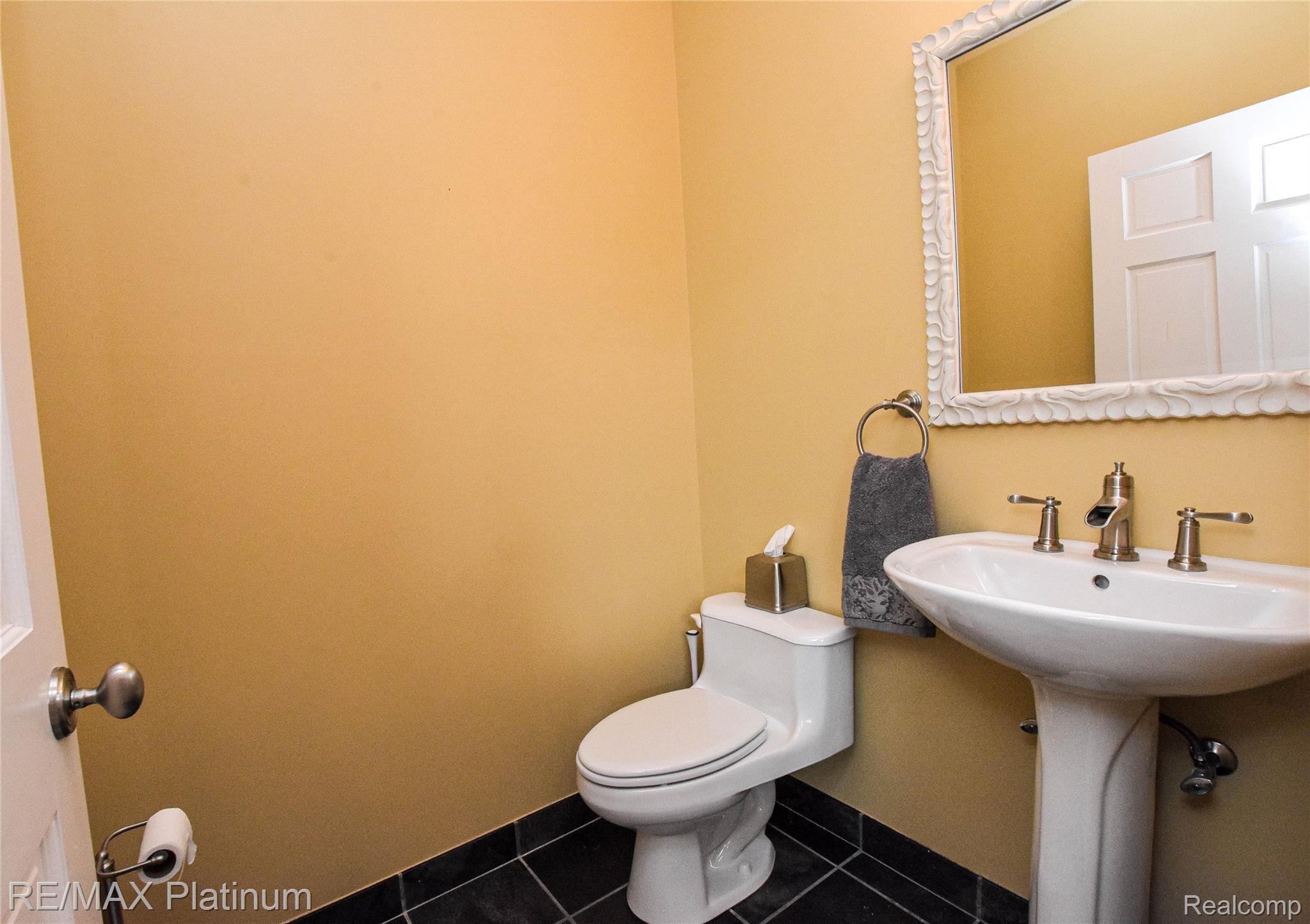 1410 Henderson Road Howell, MI 48855 - Photo 38 of 55 DSC_9643.jpg
