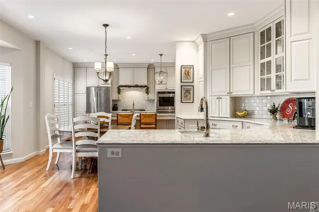 $599,900 | 1056 Dougherty Lake Estates Drive, St. Louis, MO 63122