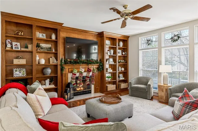 $599,900 | 1056 Dougherty Lake Estates Drive, St. Louis, MO 63122