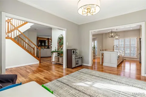 $599,900 | 1056 Dougherty Lake Estates Drive, St. Louis, MO 63122