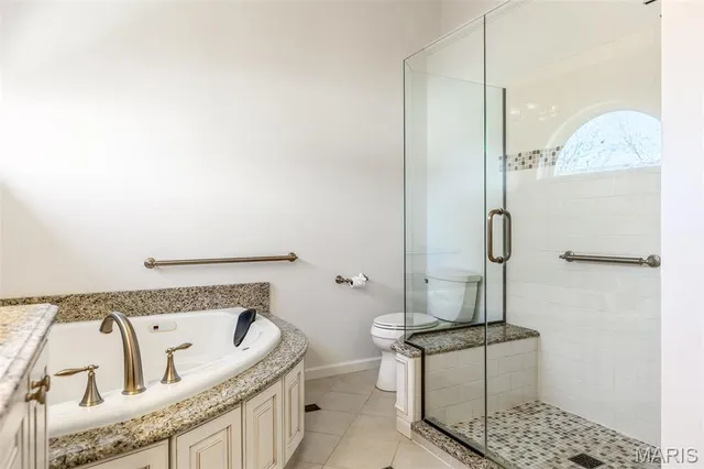 $599,900 | 1056 Dougherty Lake Estates Drive, St. Louis, MO 63122