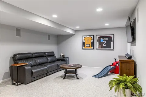 $599,900 | 1056 Dougherty Lake Estates Drive, St. Louis, MO 63122