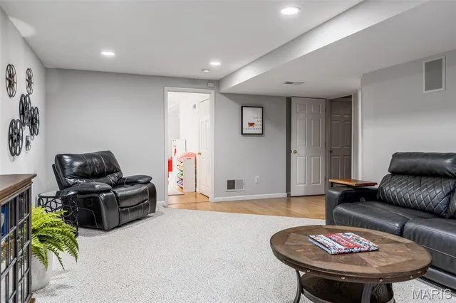 $599,900 | 1056 Dougherty Lake Estates Drive, St. Louis, MO 63122