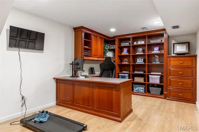 $599,900 | 1056 Dougherty Lake Estates Drive, St. Louis, MO 63122