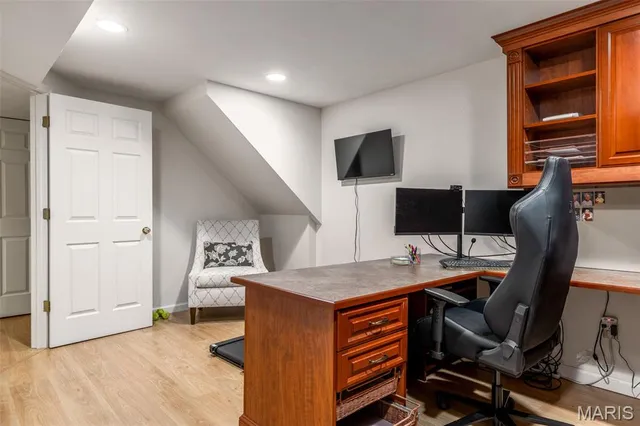 $599,900 | 1056 Dougherty Lake Estates Drive, St. Louis, MO 63122