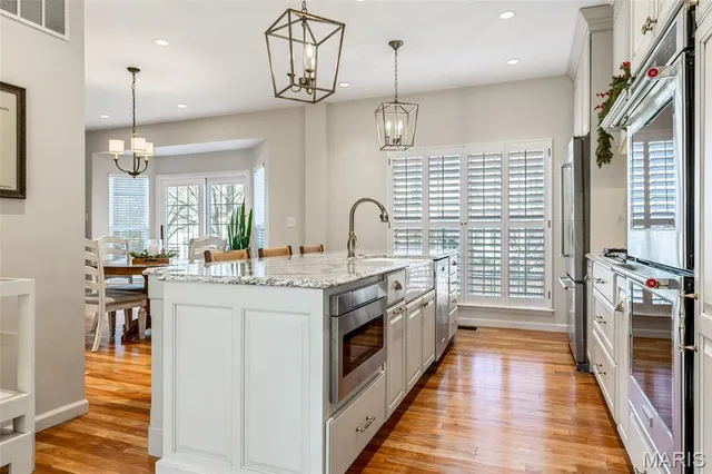 $599,900 | 1056 Dougherty Lake Estates Drive, St. Louis, MO 63122