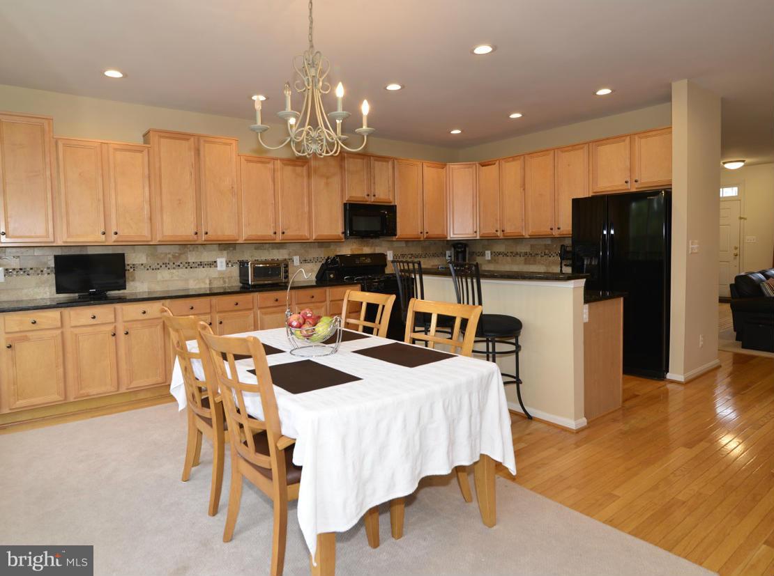9051 Ribbon Falls Loop Bristow, VA 20136 - Photo 6 of 30 Kitchen