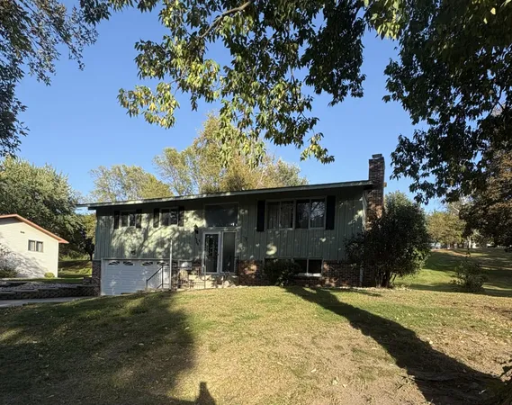 $219,000 | 1308 Oak Drive, Montevideo, MN 56265