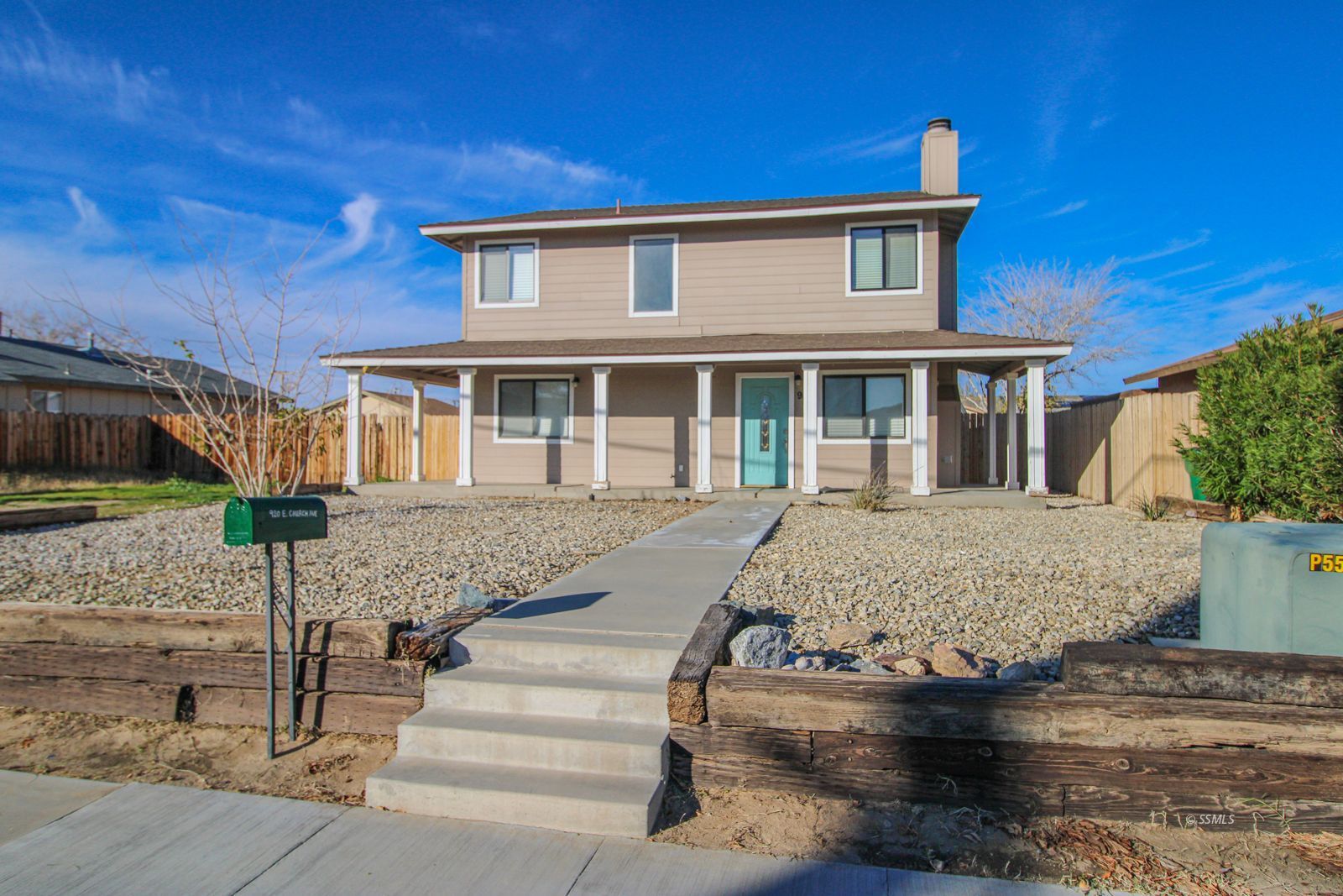 920 East Church Avenue Ridgecrest, CA 93555 - Photo 1 of 36