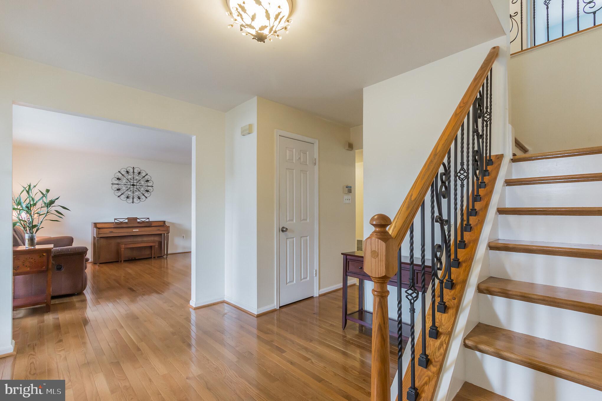 18800 Lindenhouse Road Gaithersburg, MD 20879 - Photo 4 of 30 Gallery Image 4