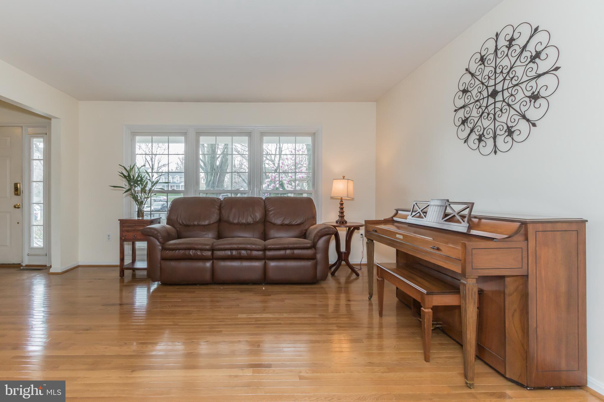 18800 Lindenhouse Road Gaithersburg, MD 20879 - Photo 6 of 30 Gallery Image 6