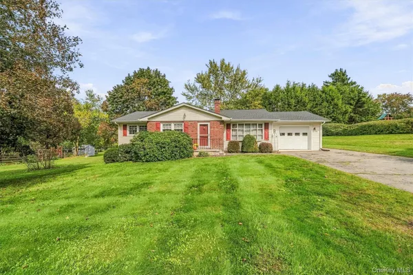 $450,000 | 38 Blossom Lane, Wallkill, NY 12589