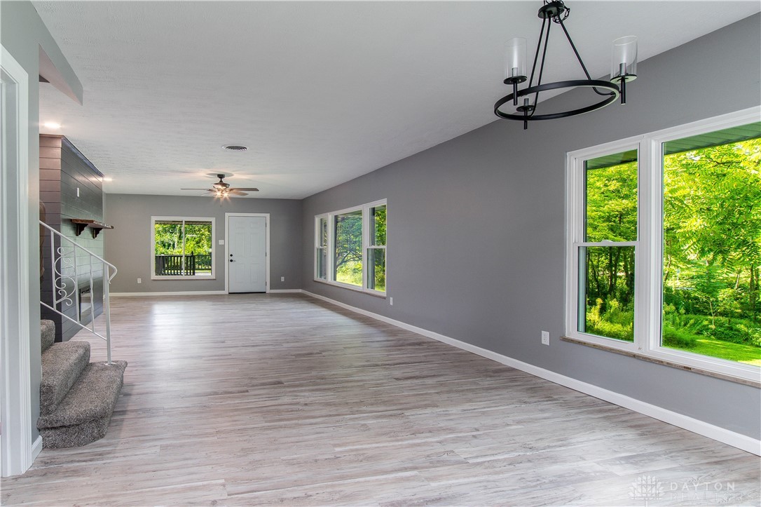 391 Darst Road Dayton, OH 45440 - Photo 8 of 37