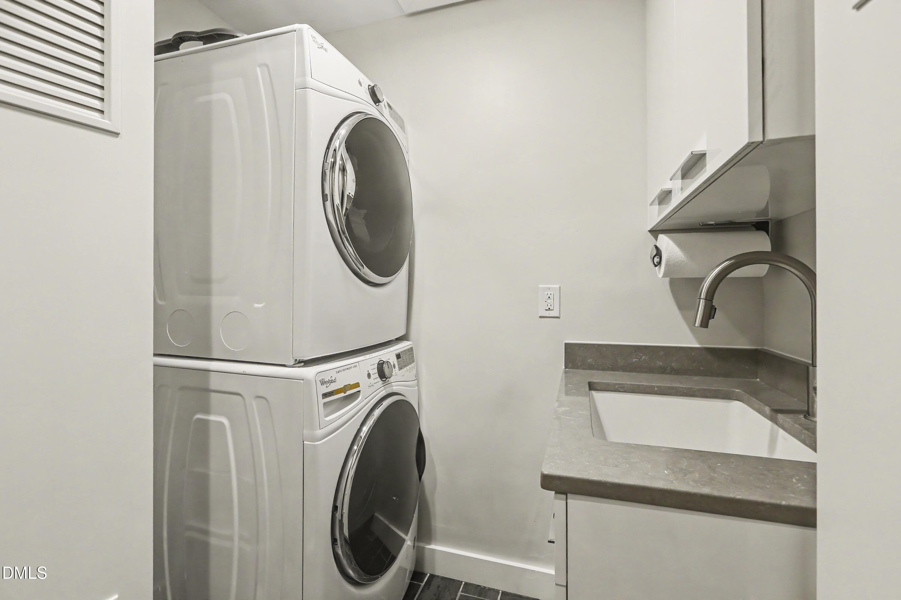 331 West Barbee Chapel Road Chapel Hill, NC 27517 - Photo 67 of 92 a utility room with dryer and washer