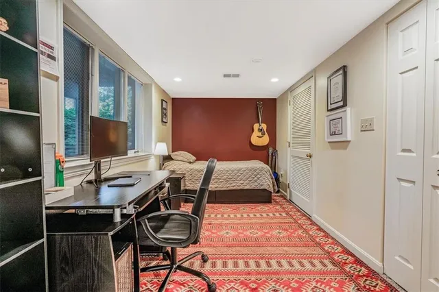 $735,900 | 134 Village Court, Pittsburgh, PA 15241