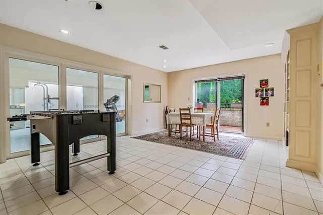 $735,900 | 134 Village Court, Pittsburgh, PA 15241