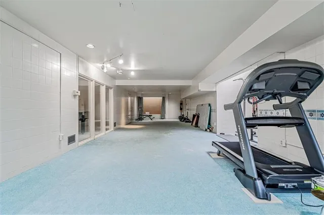 $735,900 | 134 Village Court, Pittsburgh, PA 15241