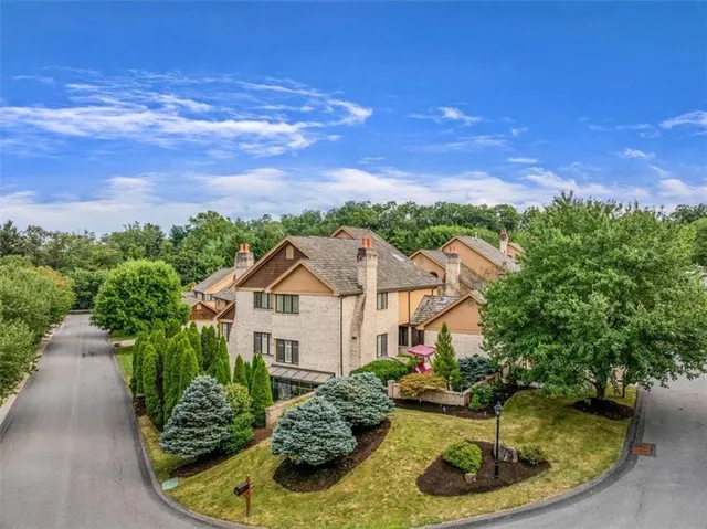 $735,900 | 134 Village Court, Pittsburgh, PA 15241