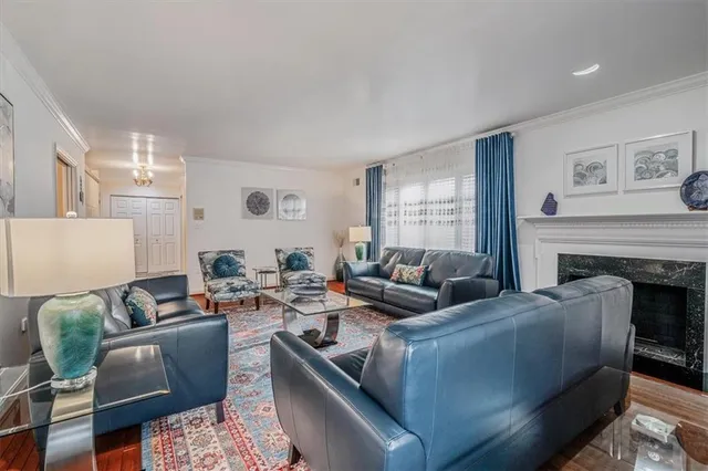 $735,900 | 134 Village Court, Pittsburgh, PA 15241