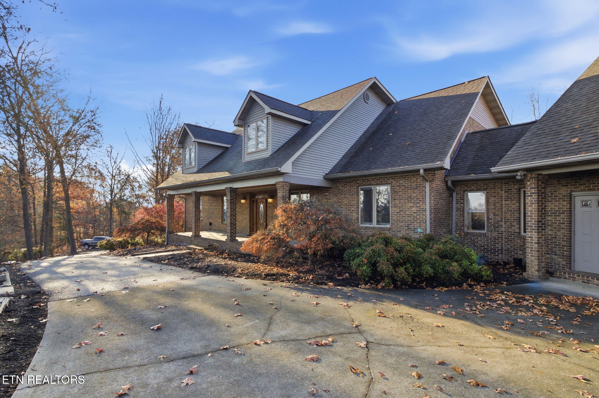 306 Teague Lane Sevierville, TN 37862 - Photo 3 of 60 Front Rt View