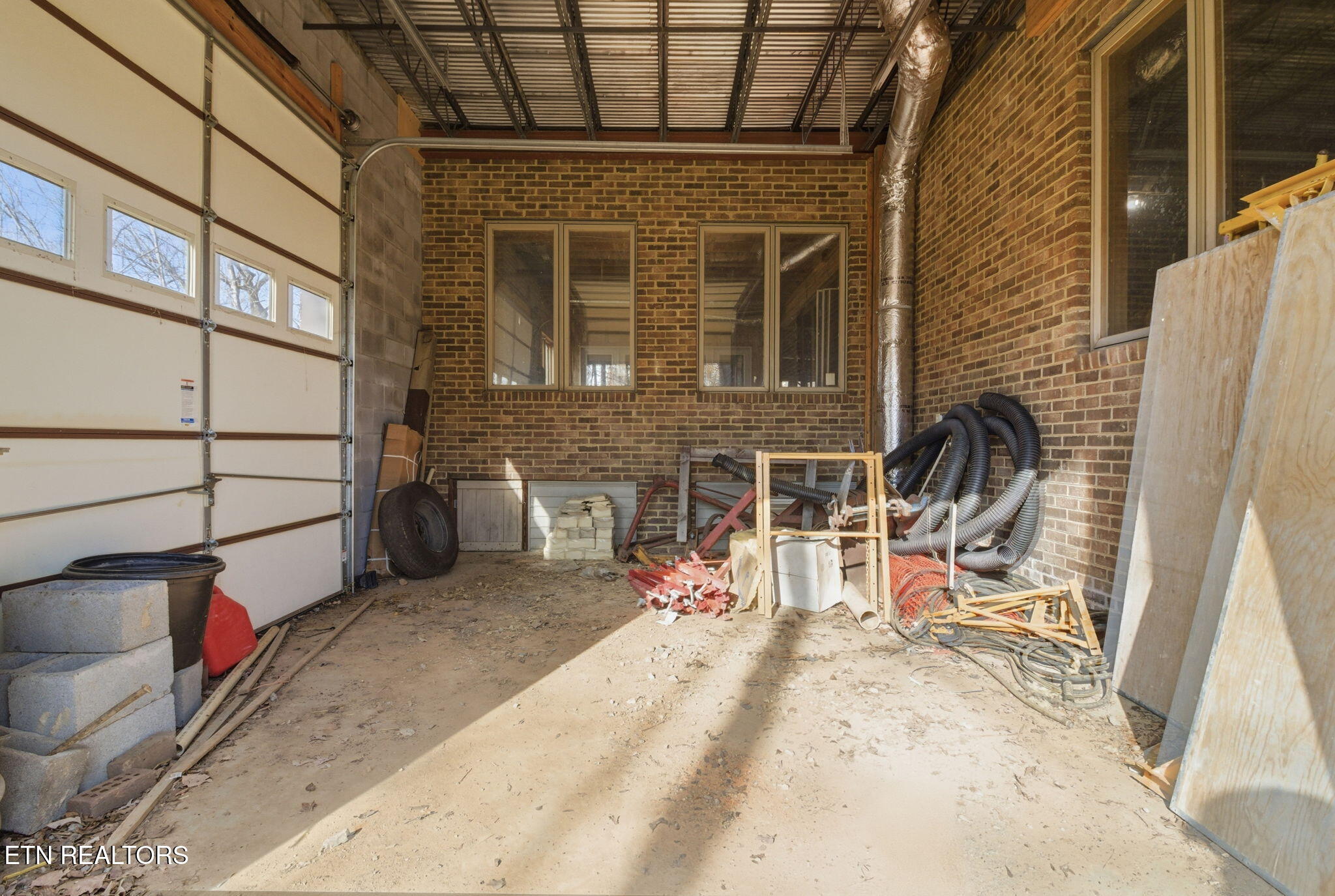 306 Teague Lane Sevierville, TN 37862 - Photo 55 of 60 Addtional garage