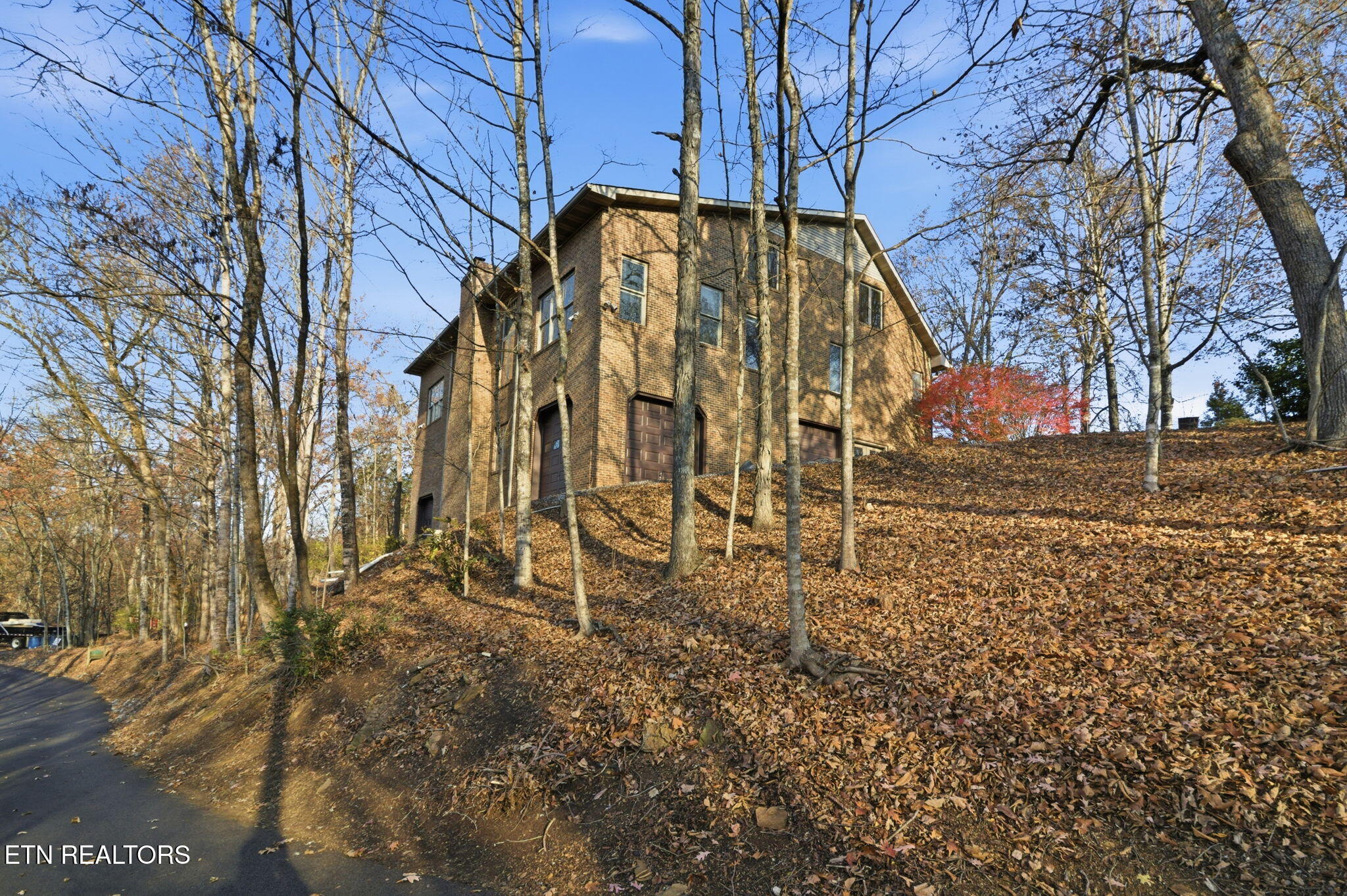 306 Teague Lane Sevierville, TN 37862 - Photo 6 of 60 Additional garages