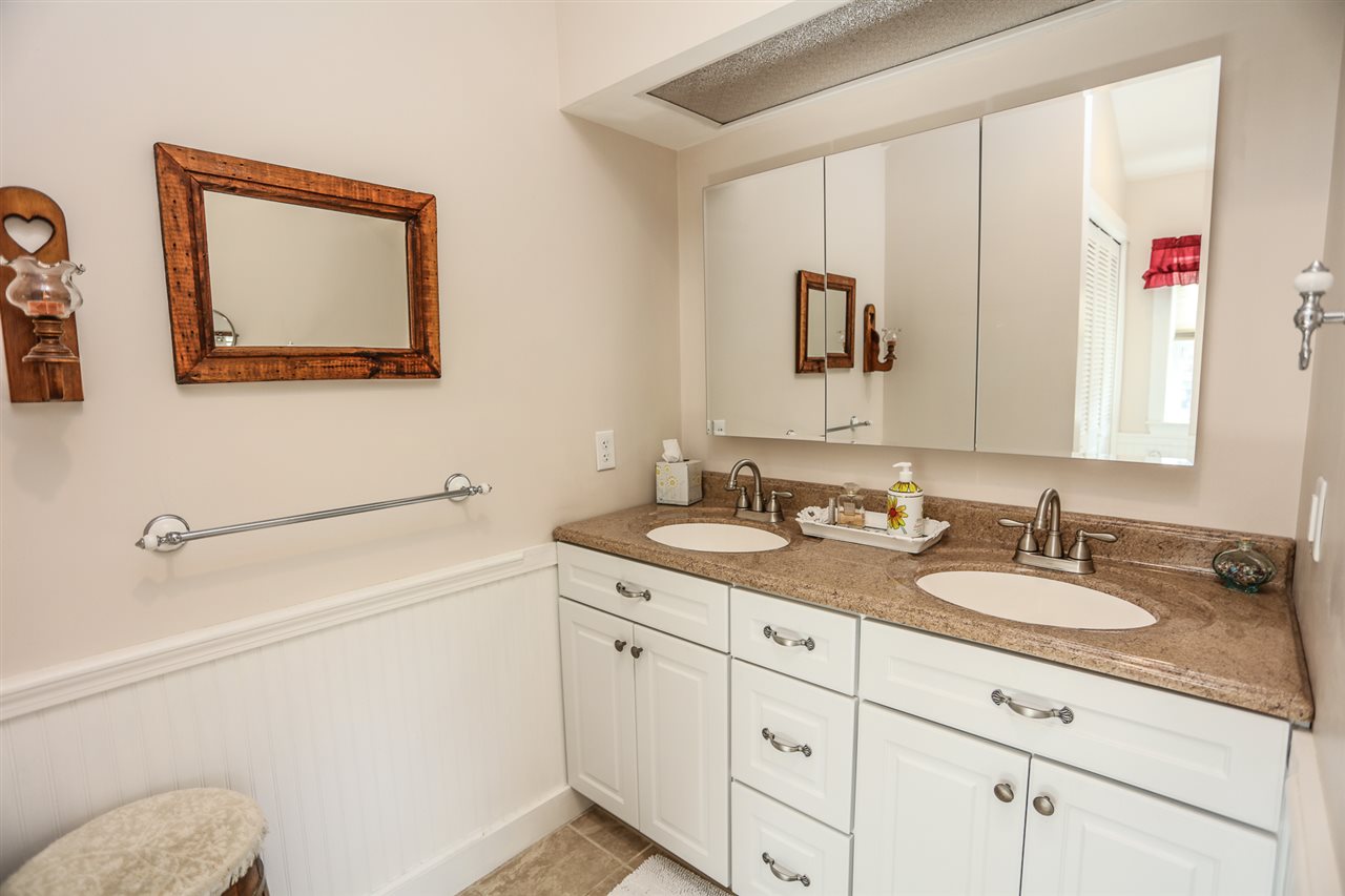 745 Hooksett Road Auburn, NH 03032 - Photo 22 of 33