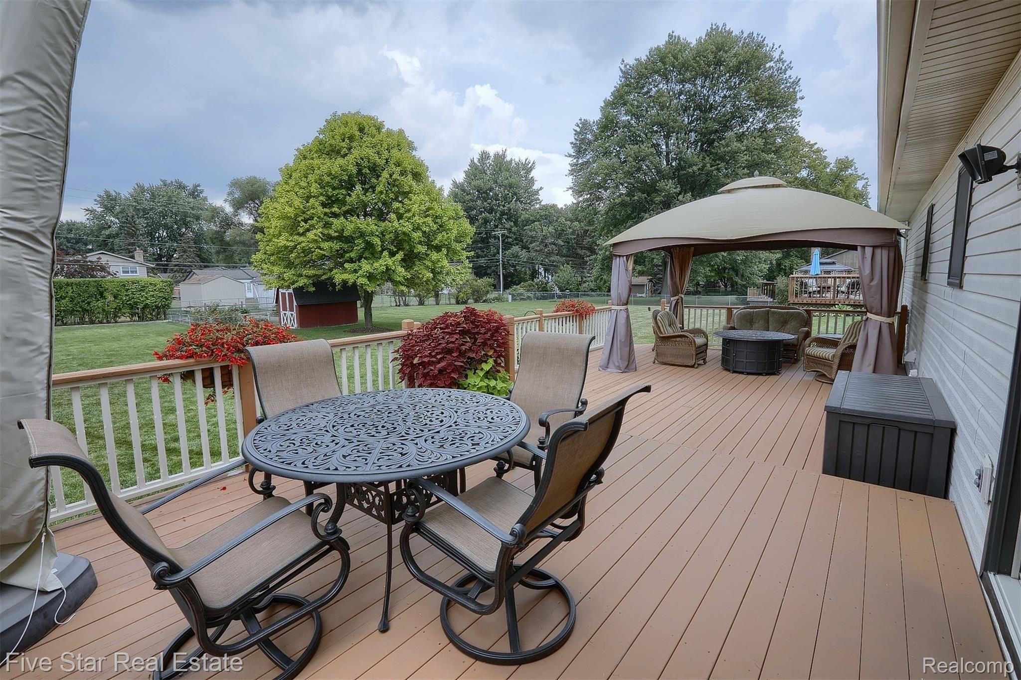 8549 Messmore Road Utica, MI 48317 - Photo 27 of 34 Deck (3).jpg