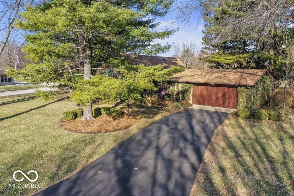 2447 Northeast Raintree Drive New Castle, IN 47362 - Photo 3 of 39