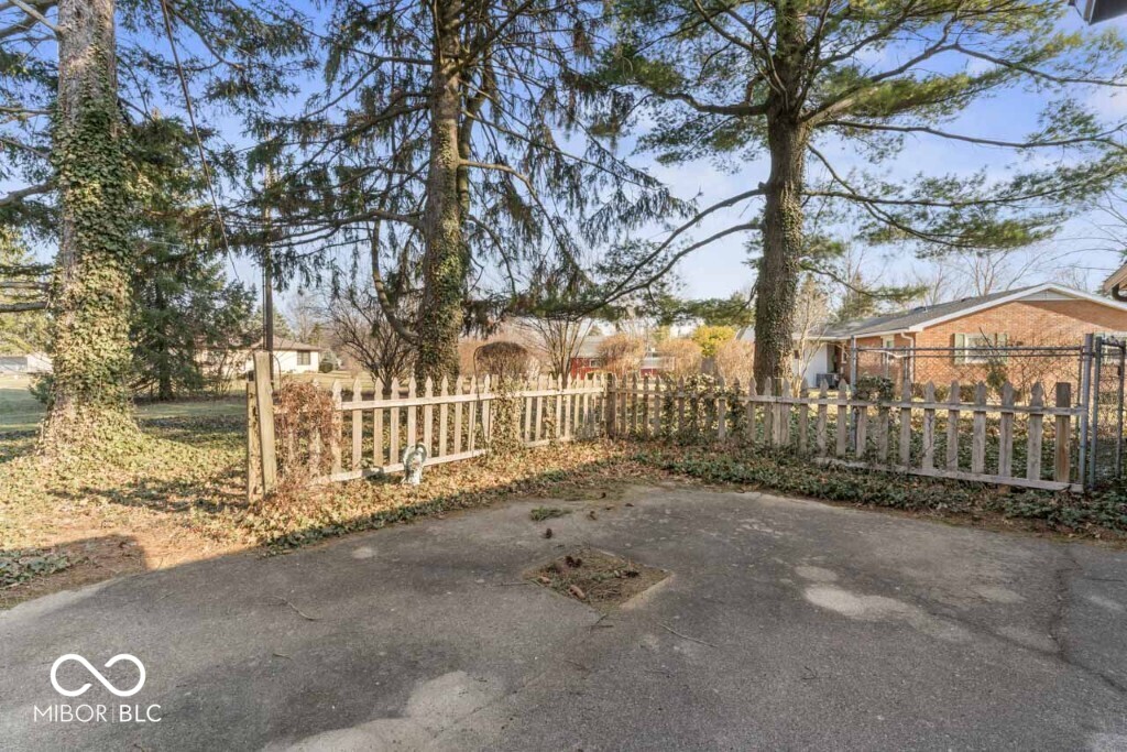 2447 Northeast Raintree Drive New Castle, IN 47362 - Photo 37 of 39