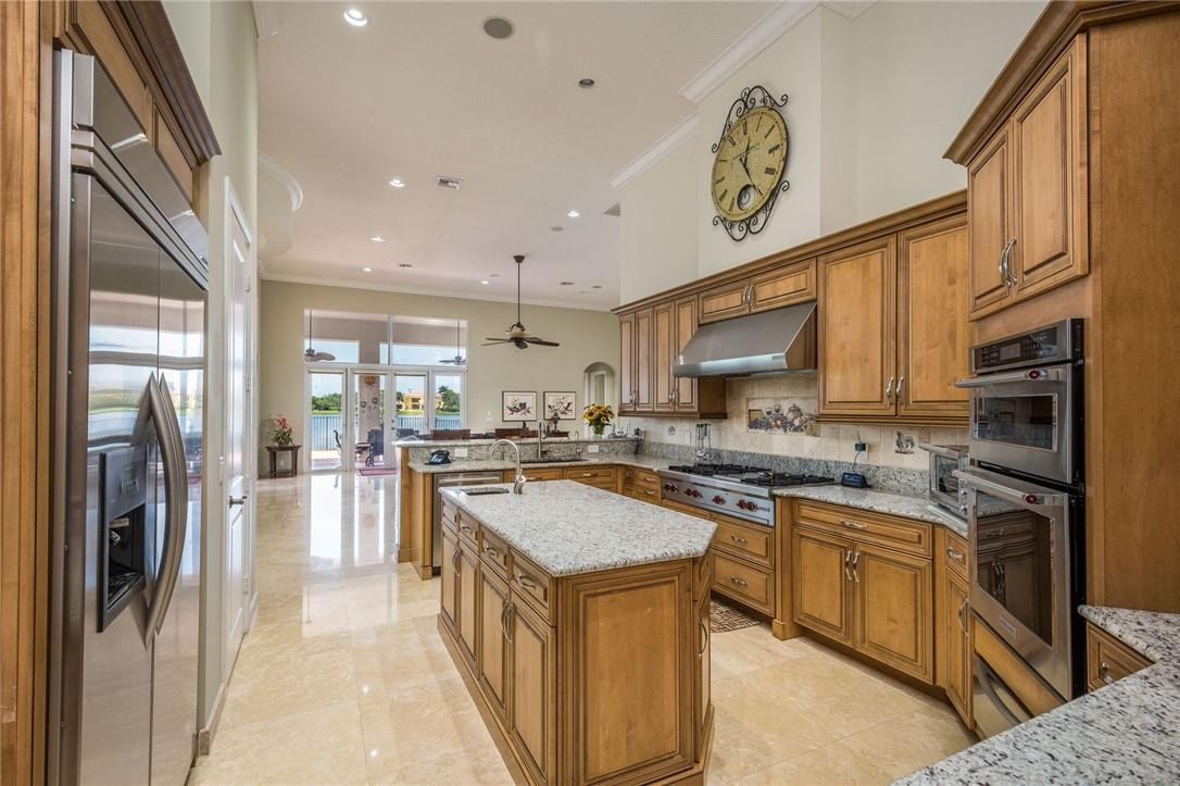19361 Waters Edge Street Weston, FL 33332 - Photo 10 of 55 Photo 10
