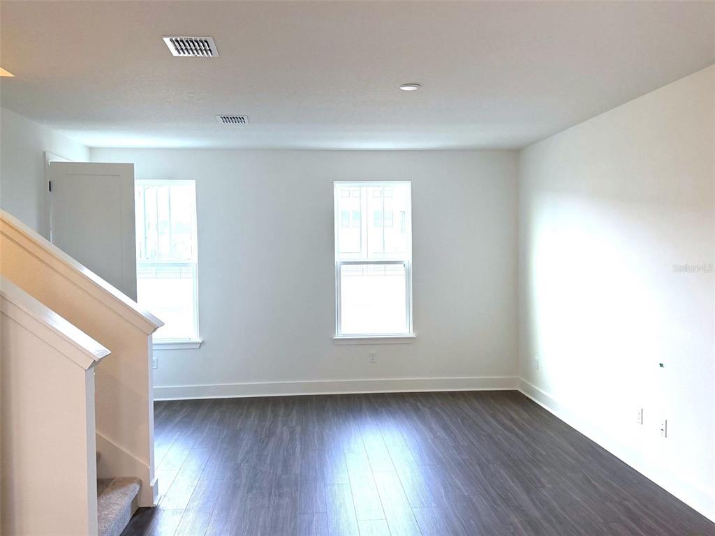 15250 Groveside Road Winter Garden, FL 34787 - Photo 3 of 6 Gallery Image 3