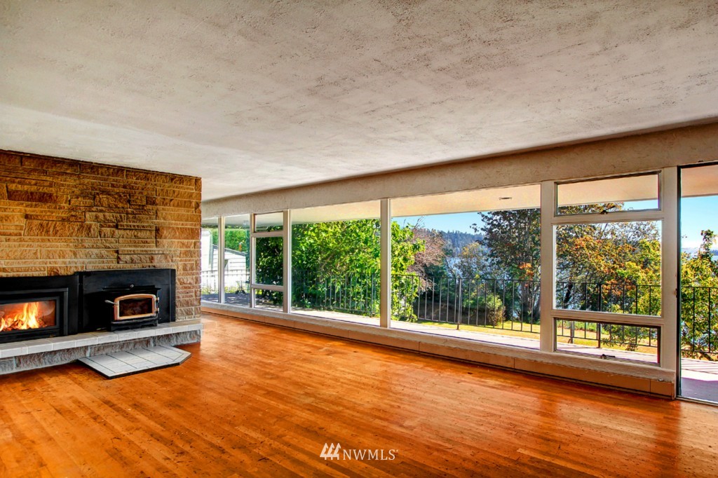 8446 Thompson Beach Road Anacortes, WA 98221 - Photo 2 of 20 Gallery Image 2
