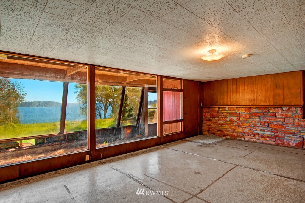 8446 Thompson Beach Road Anacortes, WA 98221 - Photo 11 of 20 Gallery Image 11