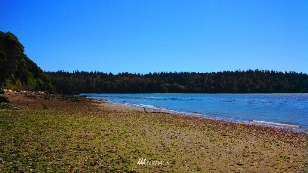 8446 Thompson Beach Road Anacortes, WA 98221 - Photo 16 of 20 Gallery Image 16