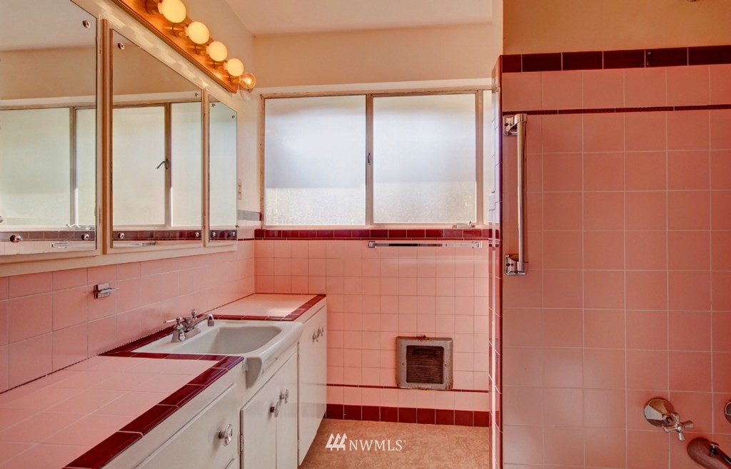 8446 Thompson Beach Road Anacortes, WA 98221 - Photo 5 of 20 Gallery Image 5