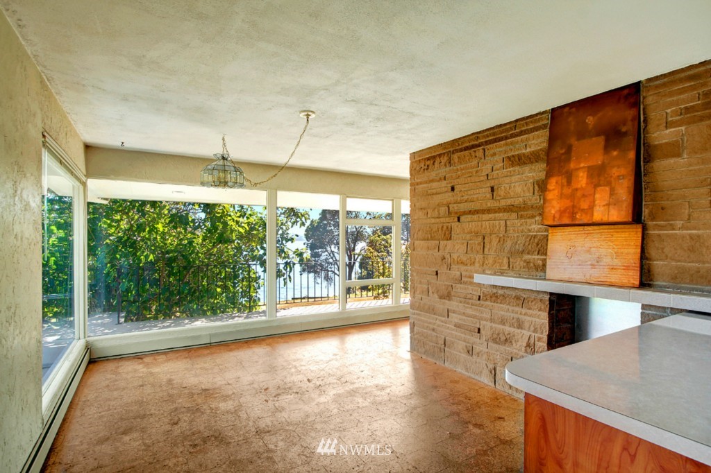 8446 Thompson Beach Road Anacortes, WA 98221 - Photo 6 of 20 Gallery Image 6