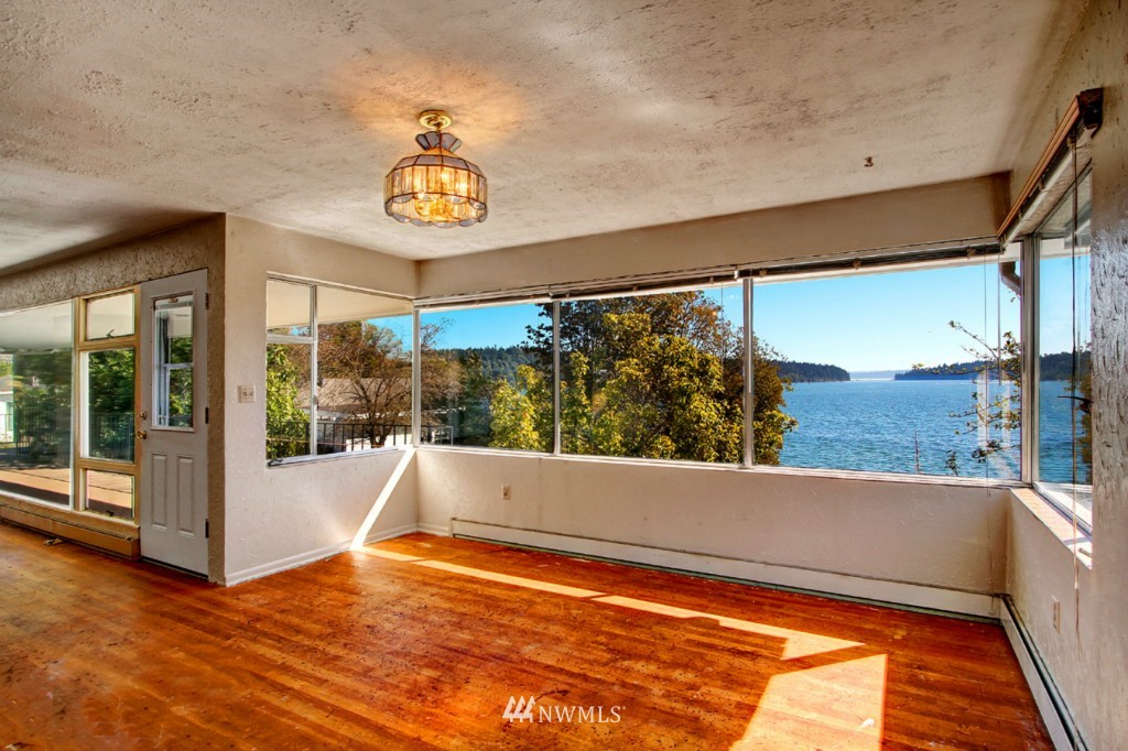 8446 Thompson Beach Road Anacortes, WA 98221 - Photo 9 of 20 Gallery Image 9