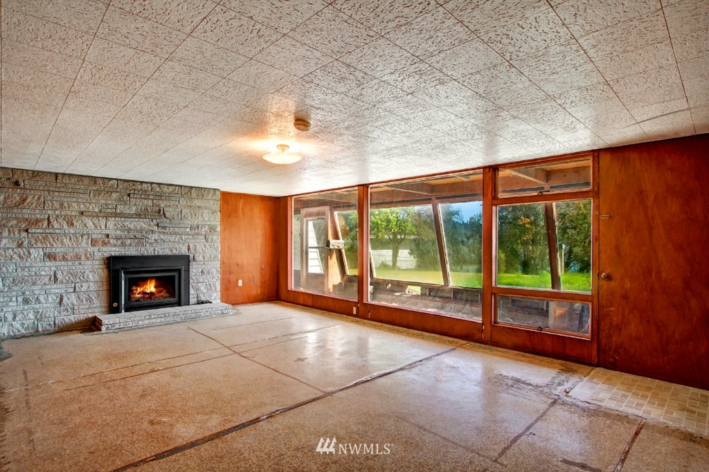8446 Thompson Beach Road Anacortes, WA 98221 - Photo 10 of 20 Gallery Image 10