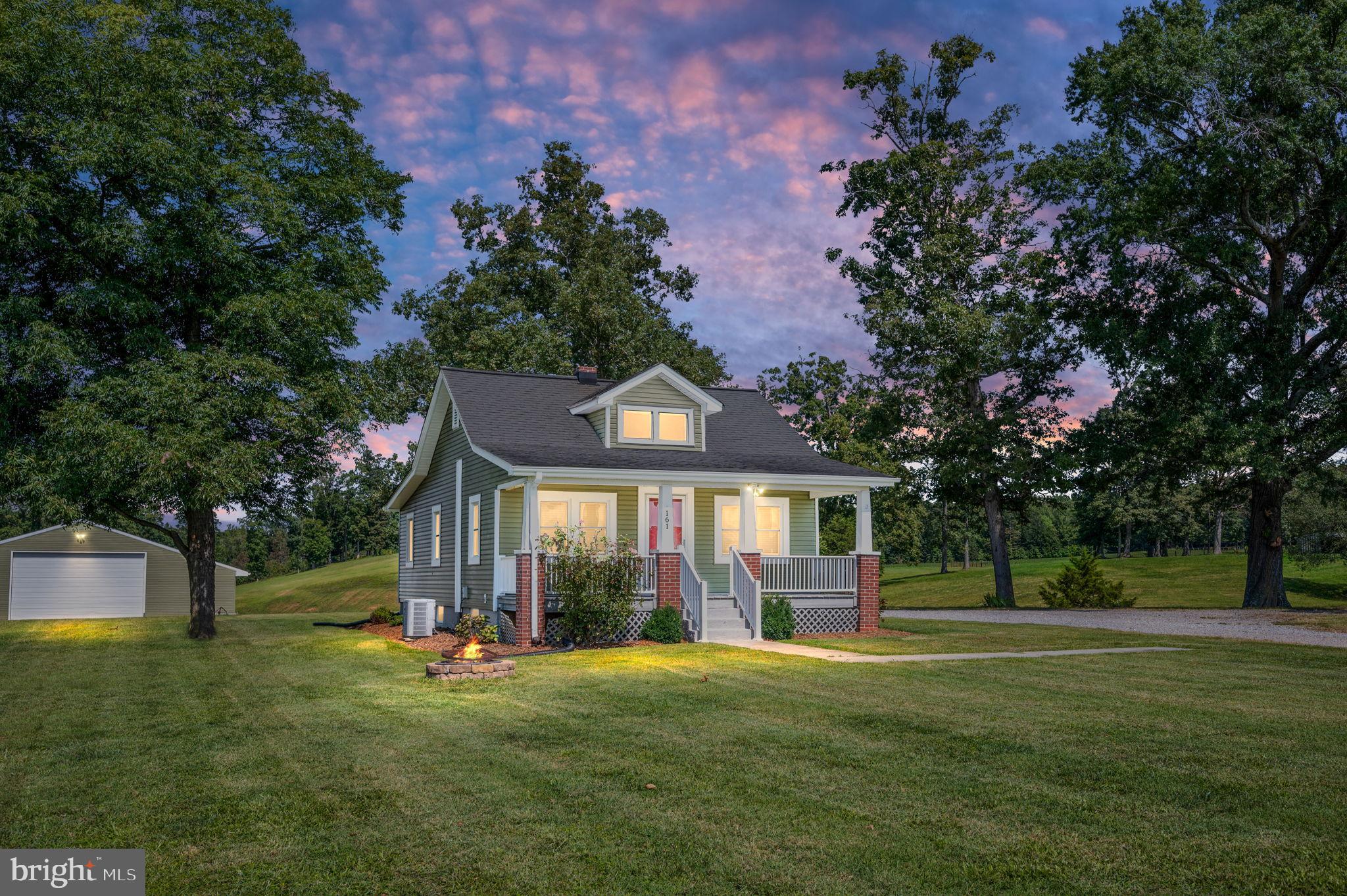 161 Forest Lane Road Fredericksburg, VA 22405 - Photo 2 of 99 Charming bungalow farmhouse