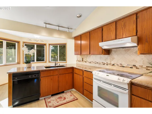 $599,900 | 2113 Northeast 152nd Street, Vancouver, WA 98686