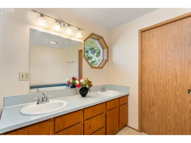 $599,900 | 2113 Northeast 152nd Street, Vancouver, WA 98686