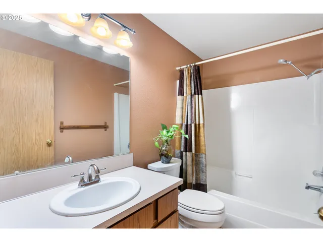 $599,900 | 2113 Northeast 152nd Street, Vancouver, WA 98686